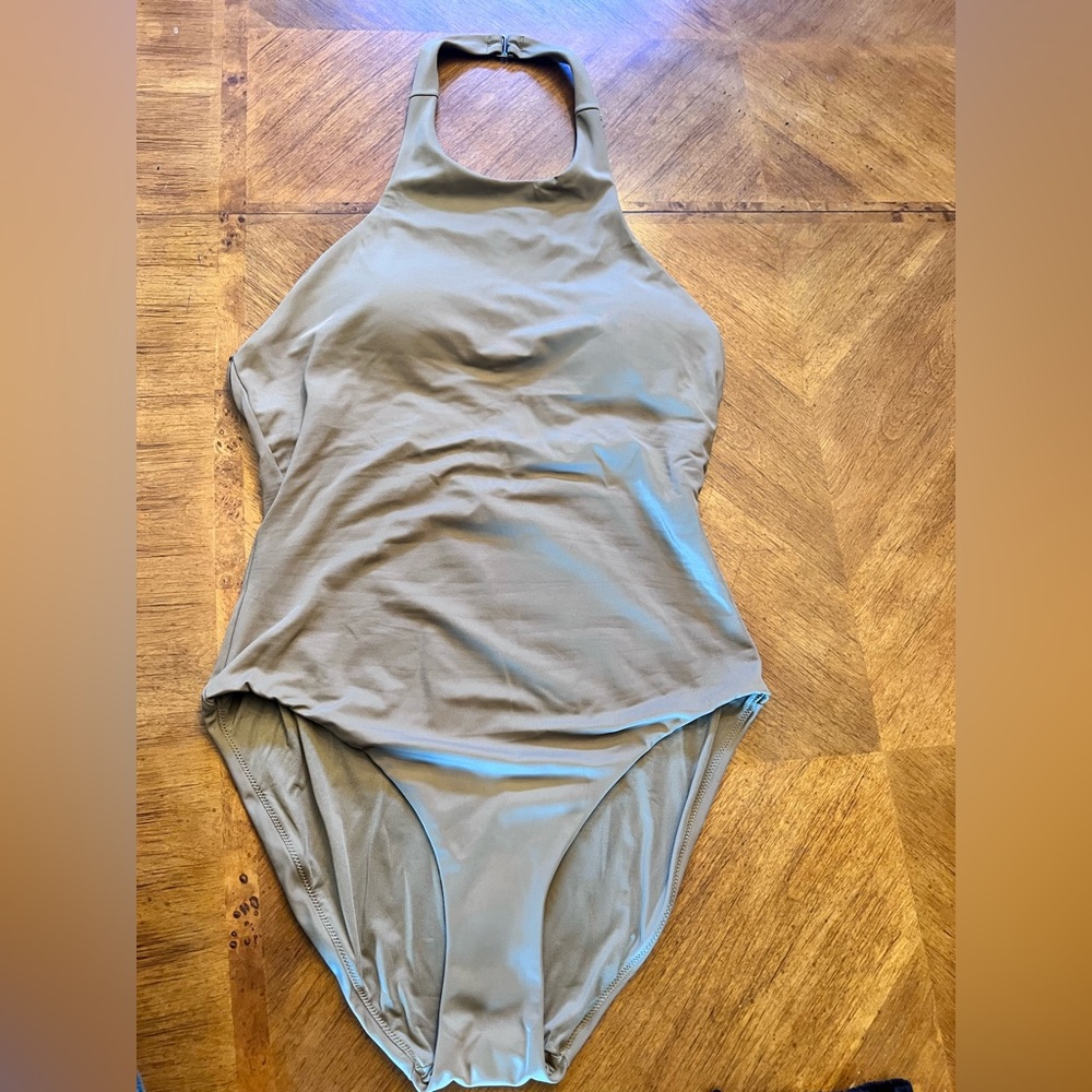 Andie - One Piece Swimsuit 💦 Size: Lg